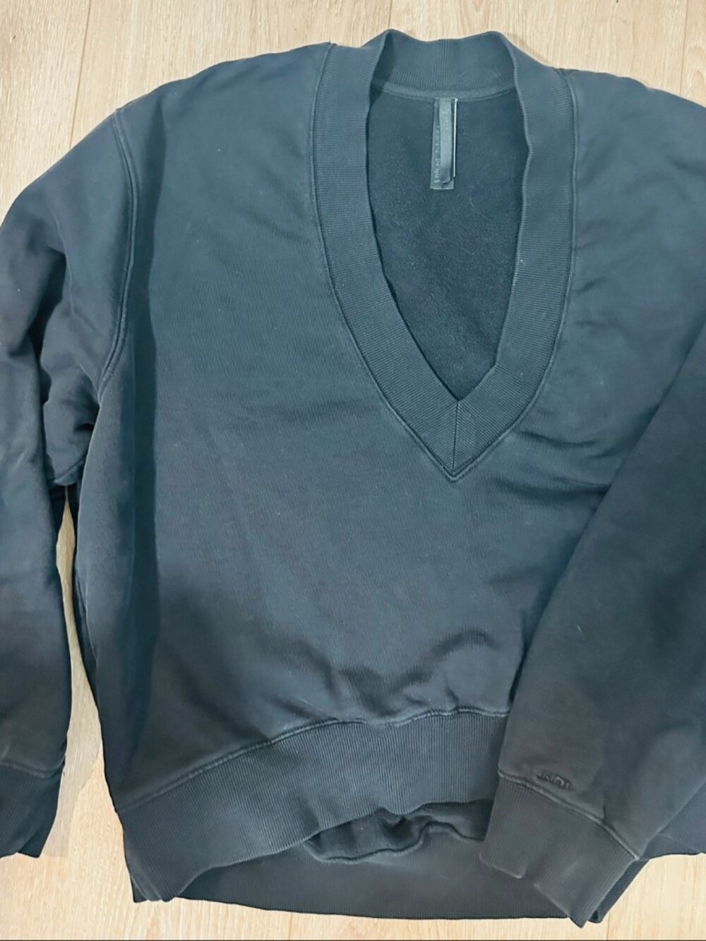 Skims Black V-Neck Sweatshirt XL